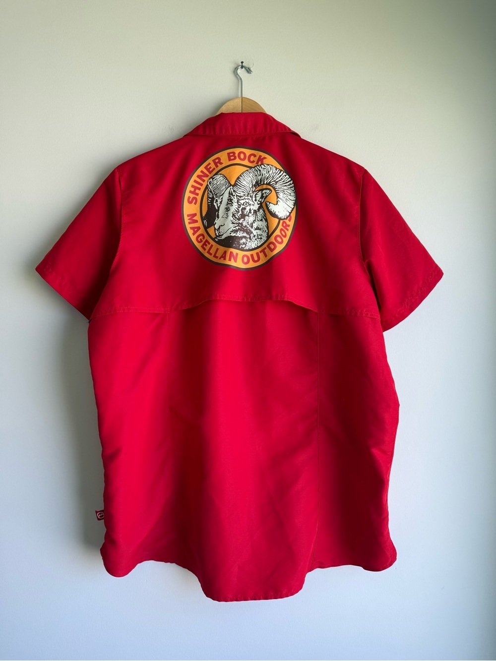 Magellan Outdoors Shiner Bock Fishing Shirt Women’s XL Red Vented